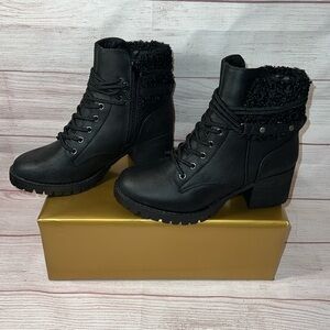 Very G Olivia Black boots Size 7